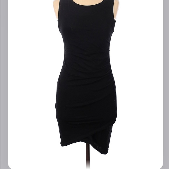 Leith Ruched Bodycon Dress - Picture 3 of 6